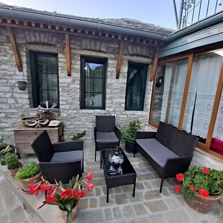 "Villa 70" Guesthouse Gjirokastër Buitenkant foto
