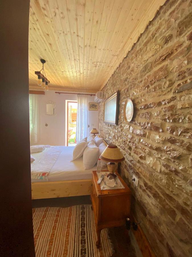 "Villa 70" Guesthouse Gjirokastër Buitenkant foto