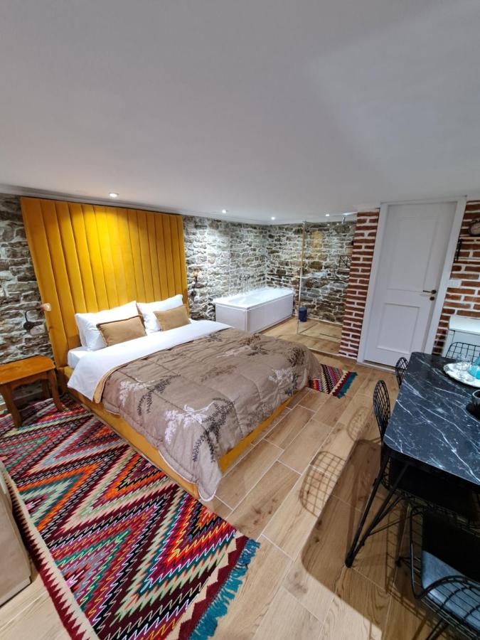 "Villa 70" Guesthouse Gjirokastër Buitenkant foto