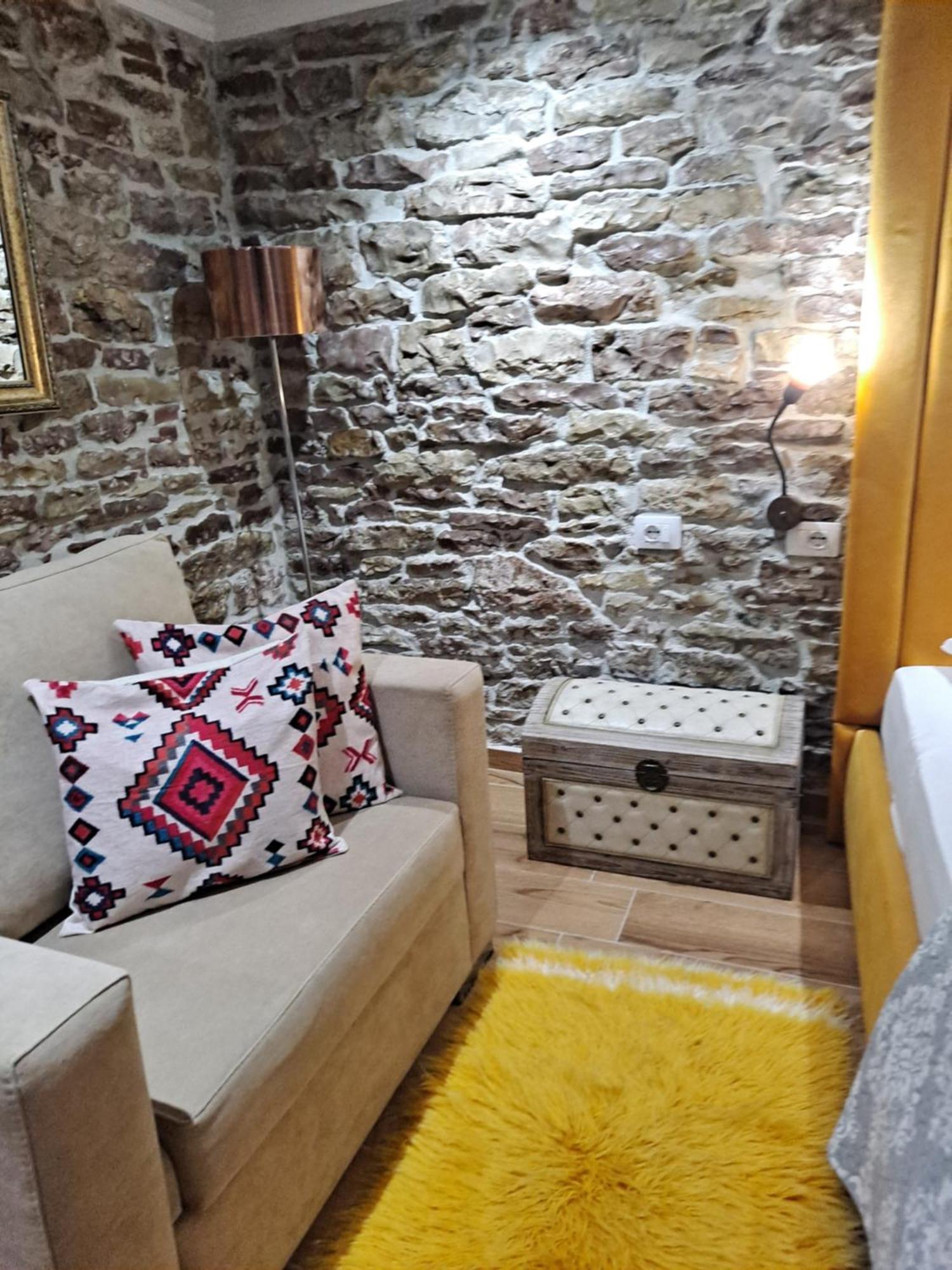 "Villa 70" Guesthouse Gjirokastër Buitenkant foto