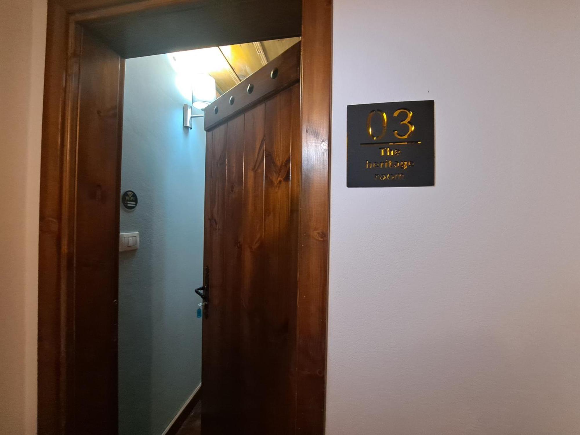 "Villa 70" Guesthouse Gjirokastër Buitenkant foto