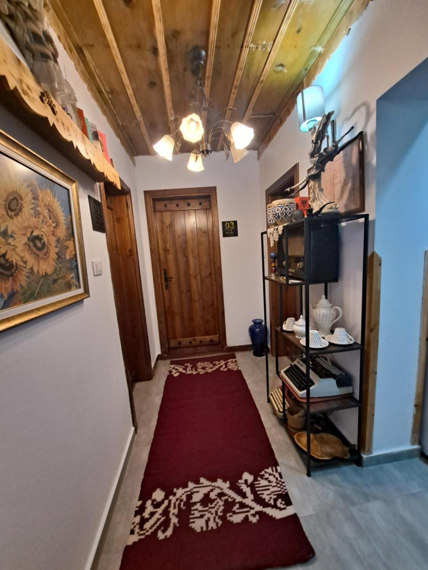 "Villa 70" Guesthouse Gjirokastër Buitenkant foto