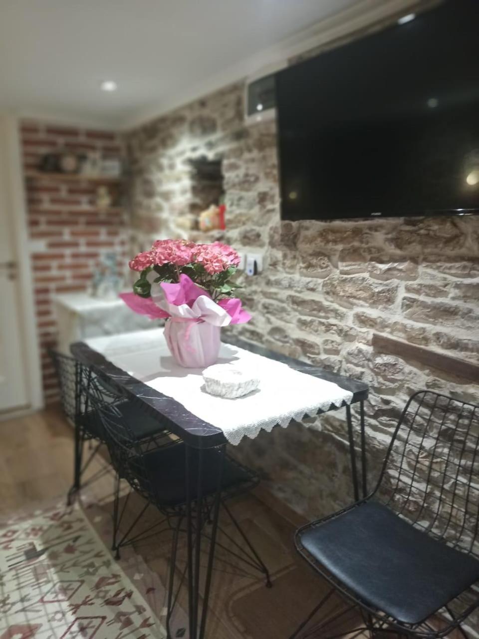 "Villa 70" Guesthouse Gjirokastër Buitenkant foto