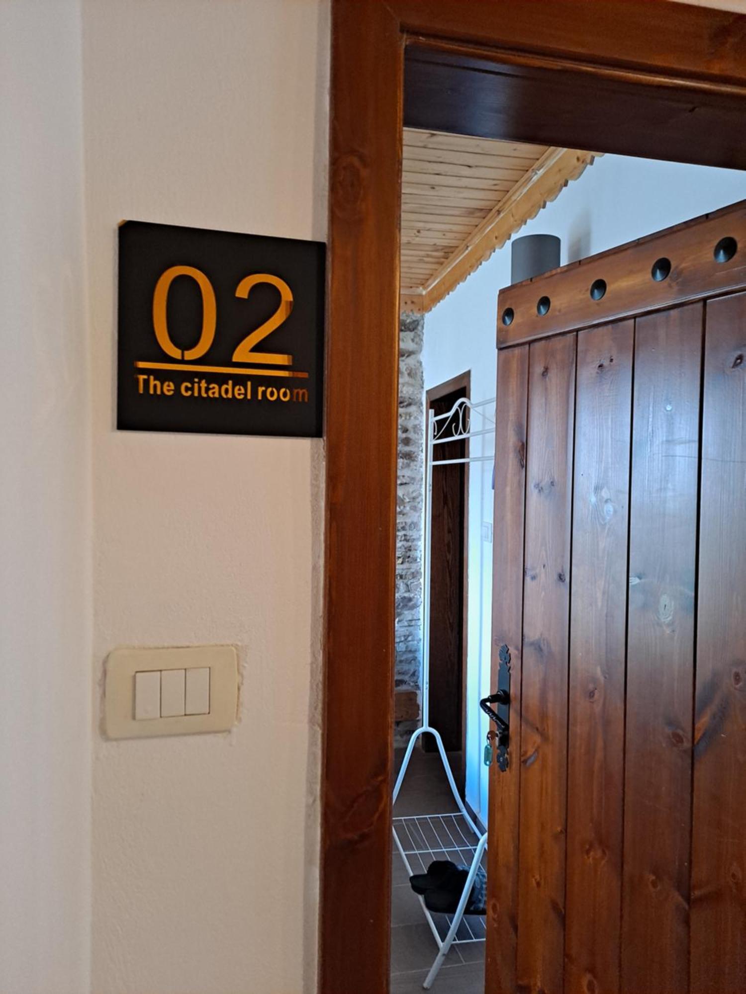 "Villa 70" Guesthouse Gjirokastër Buitenkant foto