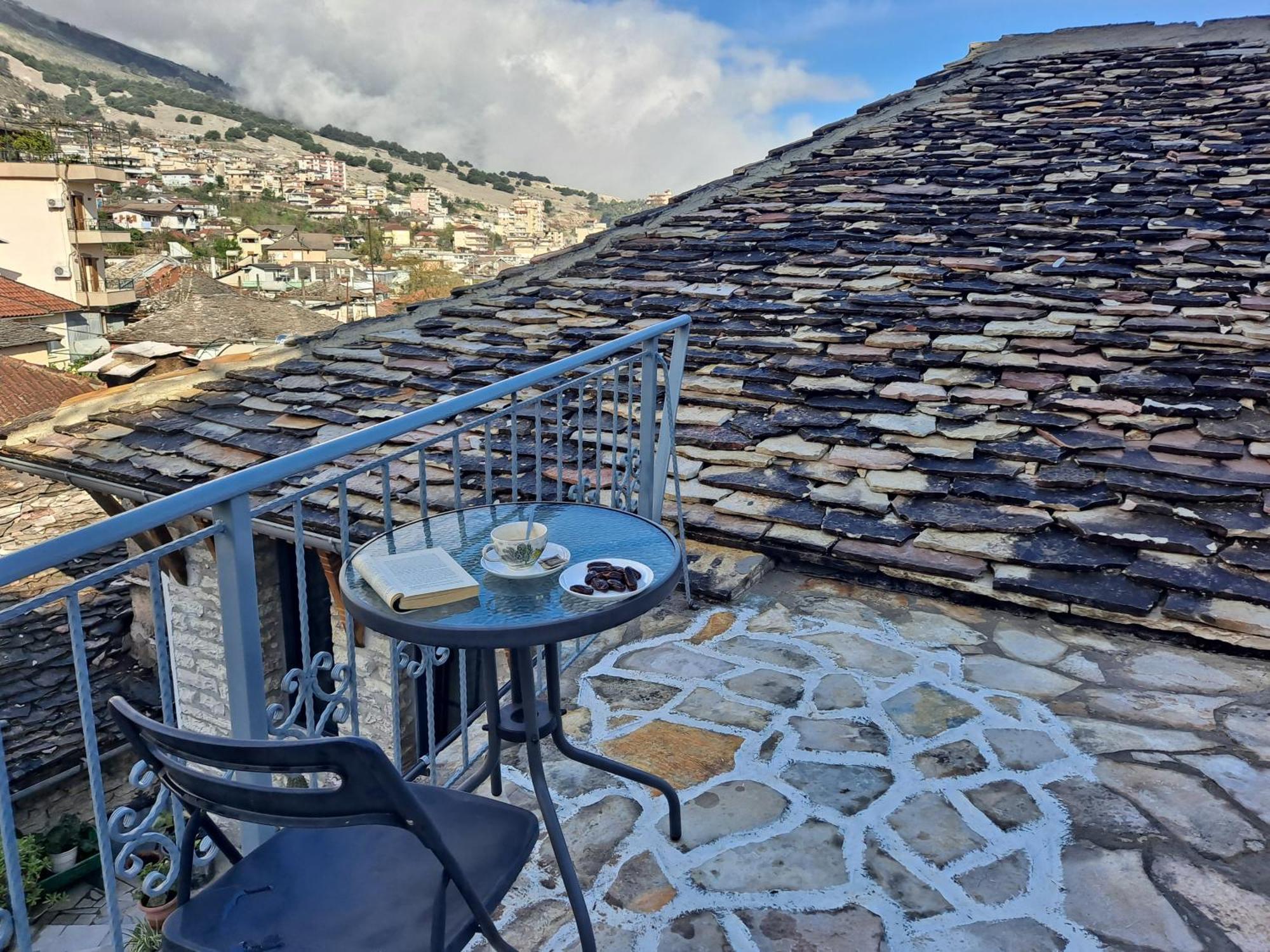 "Villa 70" Guesthouse Gjirokastër Buitenkant foto