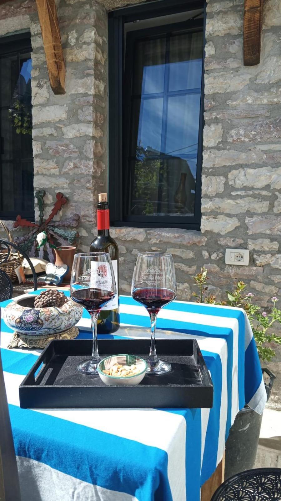 "Villa 70" Guesthouse Gjirokastër Buitenkant foto